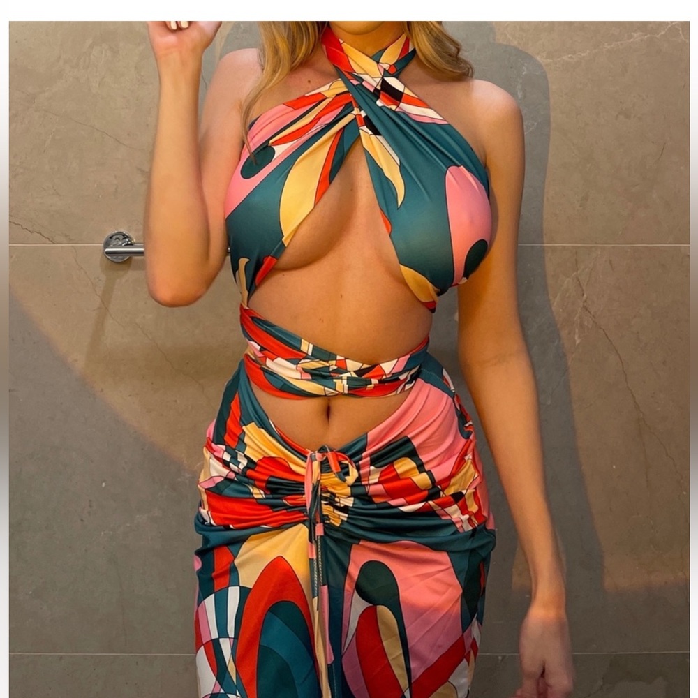 2 Piece Geometric Set - Picture 2 of 2